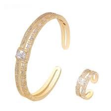 factory new beautiful 18k gold bangle