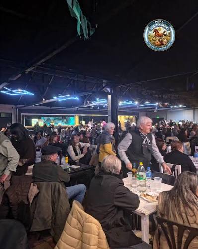 🎶🇦🇷 CHIVILCOY VIBRÓ CON LA GRAN PEÑA LA PAMPA 🇦🇷🎶 Ayer, viernes 4 de septiembre, vivimos una noche cargada de música, tradición y emociones. Un público increíble, una energía que no paró