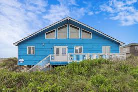 This pet friendly vacation home is just 200 feet from the beach and boasts a large private pool in the backyard. Amazing Grace Pet Friendly Accommodations In South Nags Head North Carolina Pet Friendly 141260 Find Rentals