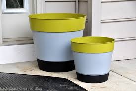 how to spray paint plastic planters