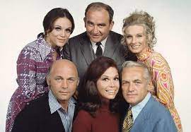 Brooks and allan burns and starring actress and namesake mary tyler moore.the show originally aired on cbs from september 19, 1970, to march 19, 1977. The Mary Tyler Moore Show Turns 50