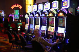 Massachusetts casinos keep missing their revenue targets. What's wrong? -  The Boston Globe