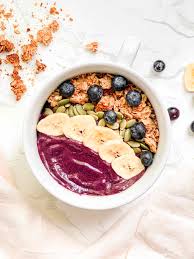 quick and easy breakfast acai bowl