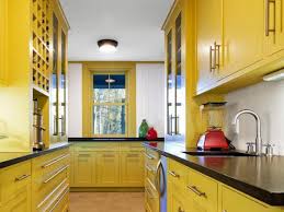 yellow paint for kitchens pictures
