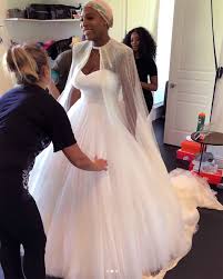 At least judging from the pics. Serena Williams Shares Bts Photos From Her Wedding Dress Fitting People Com