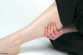 Easy home remedies for leg pain | पैरों में दर्द रहता है? अपनाएं ये आसान  घरेलू उपाय - Latest News &amp; Updates in Hindi at India.com Hindi