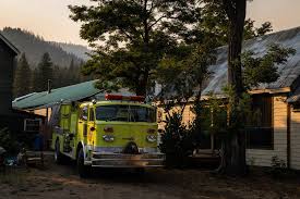 The dixie fire was the largest among more than 100 big blazes burning in more than a dozen states in the there was no containment of the caldor fire burning in el dorado county, about 60 miles (73. Retmglzr4wmvym