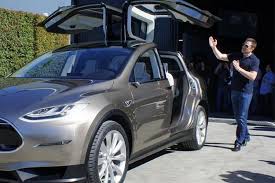 Is an american electric vehicle and clean energy company based in palo alto, california. Mobil Listrik Tesla Diramalkan Tinggal Menghitung Bulan