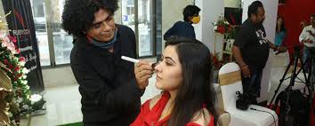 best makeup artist academy in mumbai