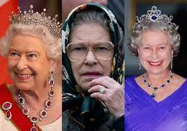 الملكة إليزابيث الأولى هي ملكة إنجلترا وأيرلندا. Ø£Ø´Ù‡Ø± ÙˆØ£Ø¬Ù…Ù„ Ù…Ø¬ÙˆÙ‡Ø±Ø§Øª Ø§Ù„Ù…Ù„ÙƒØ© Ø¥Ù„ÙŠØ²Ø§Ø¨ÙŠØ« Ø§Ù„Ø«Ø§Ù†ÙŠØ© Ø¨Ù…Ù†Ø§Ø³Ø¨Ø© Ø¹ÙŠØ¯ Ù…ÙŠÙ„Ø§Ø¯Ù‡Ø§ Ù…Ø¬Ù„Ø© Ø§Ù„Ø¬Ù…ÙŠÙ„Ø©