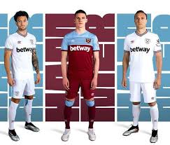 ¿preferías los diseños del año pasado? Camiseta Del New West Ham 2019 2020 Siempre Mas Futbol