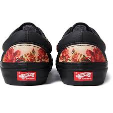 The supreme x jean paul gaultier collection releases on april 11 and includes vans sneakers. Ø§Ù„Ù‚ÙˆØ§Øª Ø§Ù„Ø¨Ø­Ø±ÙŠØ© Ù…Ø­Ø§ÙˆÙ„Ø© Ù‚Ù„ÙŠÙ„ Supreme Jean Paul Vans Analogdevelopment Com