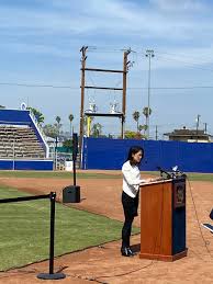 Rachel robinson has been, in her own right, a pioneer for social justice on several fronts, using her celebrity as a platform to fight for a more equal society. Farrah Parker On Twitter We Celebrate Jackie And Rachel Robinson By Giving Future Generations The Opportunity To Play Here In Compton Jean Lee Batrus Mlbpaa Dodgersfdn Nicholwhiteman Https T Co Viazyyllya