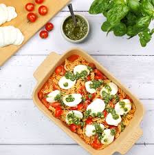 tomato and mozzarella pasta bake