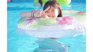 平成最後の夏に一人でプールに行ってしまう女。 - YouTube