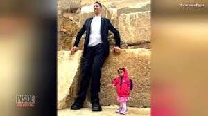 That of the world's shortest living man. World S Tallest Man Meets World S Shortest Woman Youtube