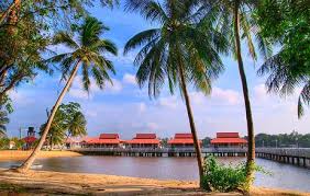 Negeri kelantan yang mempunyai keluasan 14,922 km², dan terletak pantai timur semenanjung malaysia ini mempunyai banyak tempat pelancongan. Tempat Menarik Di Kelantan Terkini Rancang Percutian Ke Negeri Cik Siti Wan Kembang Lokasi Percutian
