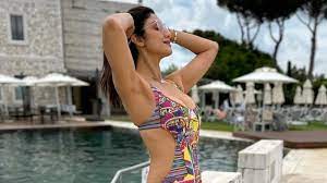 Shilpa Shetty's swimsuit pic from Tuscany makes fans drool over enviable  frame | Fashion Trends - Hindustan Times