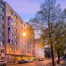 Gold inn adrema hotel offers guests an array of room amenities including a flat screen tv, air conditioning, and a minibar, and getting online is possible, as free wifi is available. Hotel Gold Inn Adrema Berlin Trivago De
