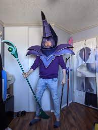 Update on my Dark Magician cosplay. The armour is finished and all that's  left is the robe!! : r/yugioh