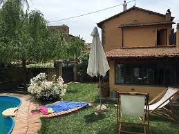 Annunci da privato a privato e di agenzie immobiliari. Manziana Casa Con Giardino A Roma In Vendita