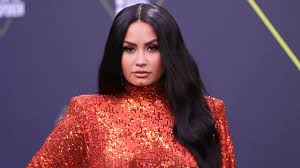 Here's another of demi's fabulous long ombres! Demi Lovato Now Has A Blonde Bowl Cut Hairstyle Photos Allure