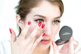 ways to apply eye makeup in 8 simple steps