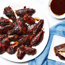 grilled bowl of chili en wings