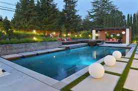 Contemporary Swimming Pool Hot Tub