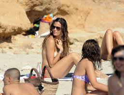 Alessia Fabiani Topless Candid Photos On The Beach Woman s Face