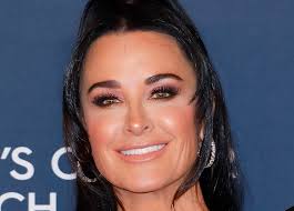 2 days ago · kyle richards is on the mend after her recent hospitalization. Kyle Richards Responds To Aging Hands Criticism Sparked By Reunion Clip Newbeauty