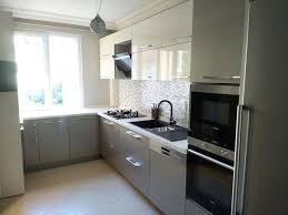 Beyaz mutfak dolaplarının en büyük avantajlarından bir tanesi bulunduğu ortamı aydınlık göstermesidir. Kasmir Ve Krem Akrilik Mutfak Dolabi