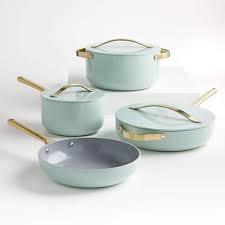 What Does the Caraway Cookware Set Include?