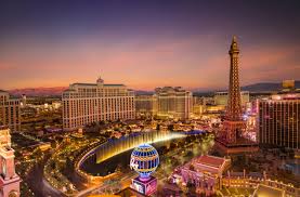 las vegas hotels to book with points