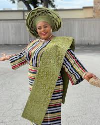 Women wearing iro, buba and ipele