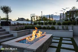 7 Outdoor Fireplace Design Ideas For
