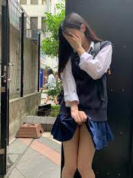 画像】女子高生さん、おじさんにパンツを見せてしまうｗｗｗ : 美味しい毒