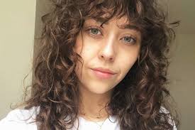 The beauty of having curly hair is that it's so easily adjustable to pretty much any style. Cutting And Styling Tips For Curly Hair