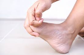 ingrown toenail symptoms causes and