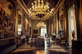 Il cortile del palazzo reale a napoli. Alla Scoperta Del Palazzo Reale Di Napoli Visita Guidata Napoli Da Vivere