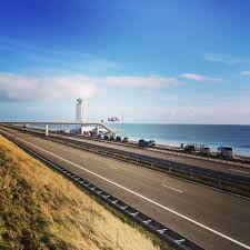 The afsluitdijk is a causeway linking together the provinces of friesland and north holland in the netherlands. Afsluitdijk Country Roads Road Pictures Monument