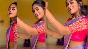 Tamil Serial Actress Kaavya Arivumani Hot Rare Unseen Navel Slip - YouTube