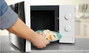 Rice cookers make preparing large quantities of rice super easy. How To Cook Rice In Microwave The Right Way Auntie Ems Kitchen
