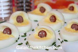 Really cute and fun idea for baby shower….deviled eggs are decorated with thin slices of vienna sausage and chocolate sprinkles for eyes. 6 Ways How To Garnish Deviled Eggs For Holidays Gala In The Kitchen