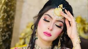 trendy soft mehndi makeup in stan