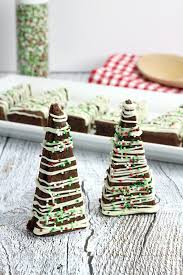 Making christmas treats is one of my family's favorite christmas traditions! 50 Easy Christmas Snacks For Kids School Christmas Party 2021