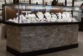 visual merchandising jewelry display