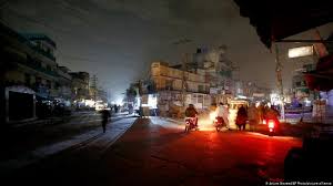 A breakdown in pakistan's national power grid plunged the country of 212 million people into darkness on saturday night, officials said. 4pffcz1g6bfx1m