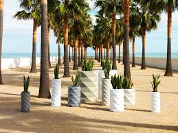 Modern Outdoor Planters With Fresh Designs