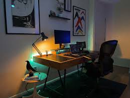 You can create an awesome desk like this for your space. F1mt8lrhdhez9m
